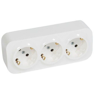 Tom.Tripla 2P T Schuko Com Obturadores Saliente IP21 Forix Branco