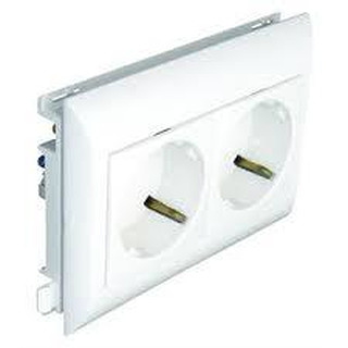 Tomada Dupla Schuko com O bturador L75 4 Módulos Branco 45262 CBR