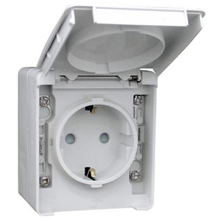 Tomada Schuko com Obturador 2 Modulos Estanque Branca