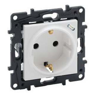 Niloé Step Tomada mista 2P T   USB Tipo-C Branco 864127